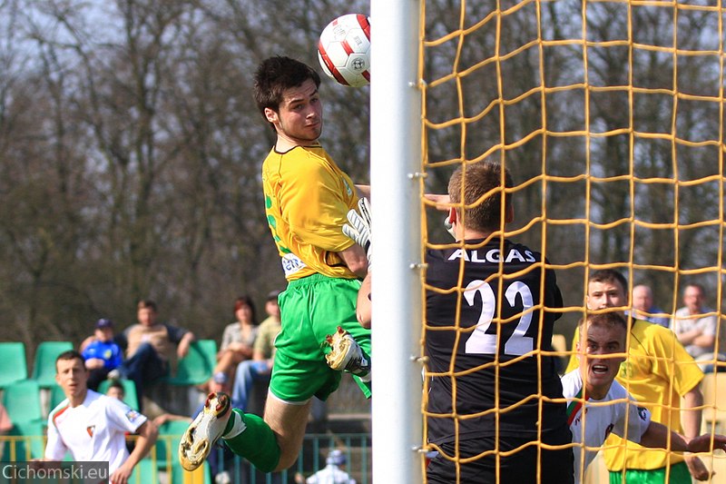 Michał Szałek ze spalonego zdobywa gola