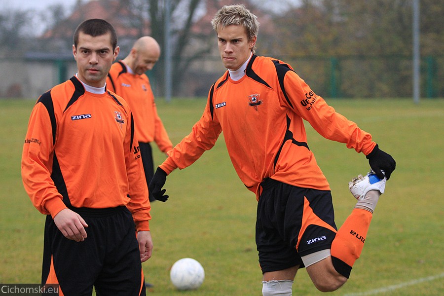 2009.11.11 Hutnik Szczecin - Ina Goleniow 01